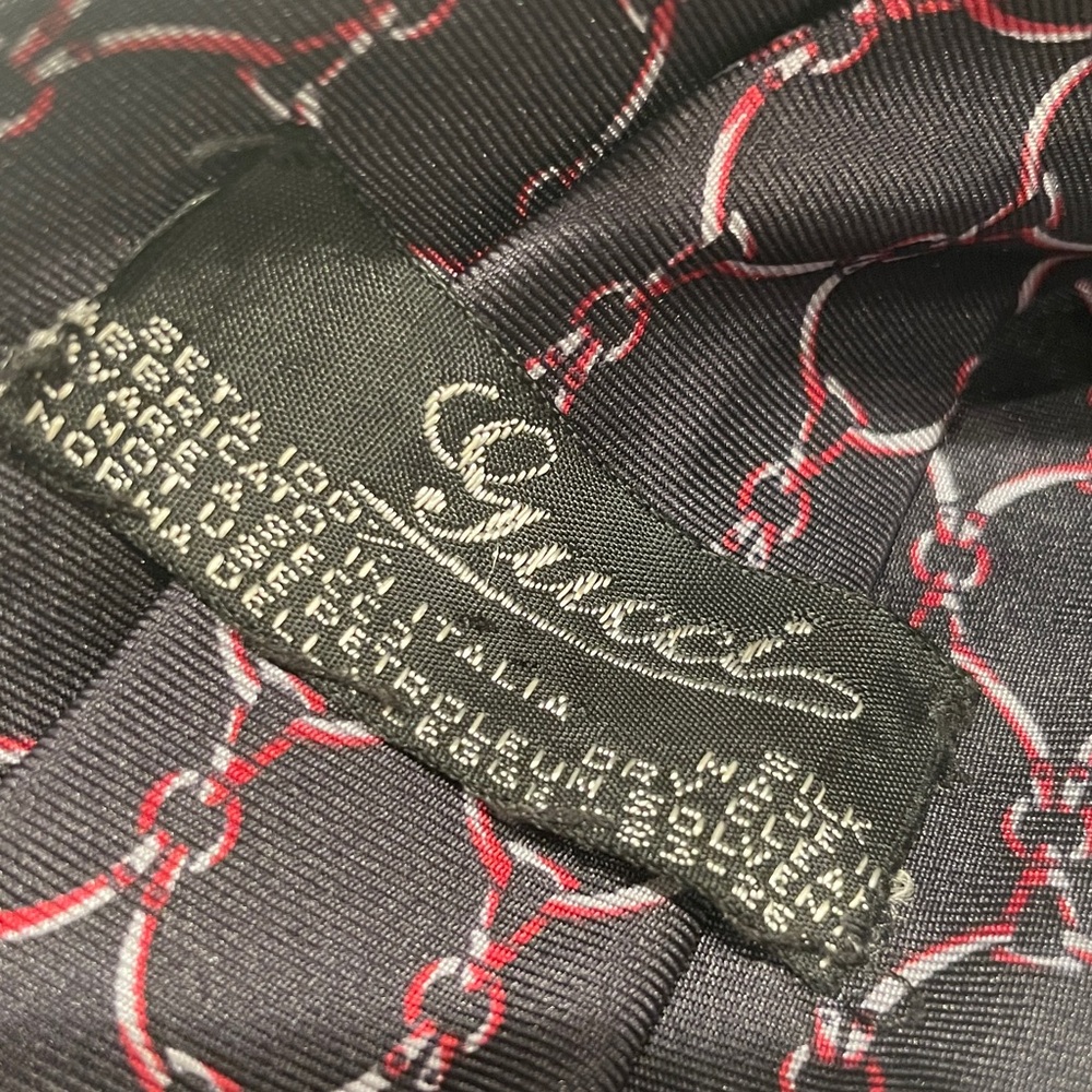 GUCCI - vintage,  100% Silk - Picture 4 of 5
